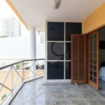 Casa com 3 dormitórios sendo 3 suítes com 03 vagas de garagem.