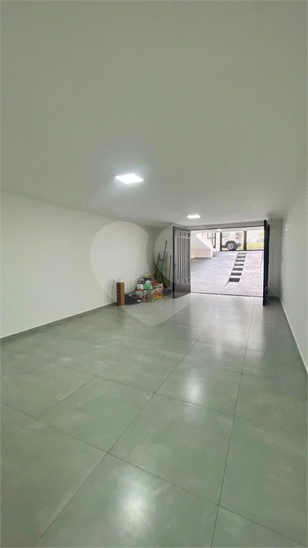 Sobrado com 3 andares, 350 m², 6 quartos, 2 suítes e 5 vagas para locação no Jardim Anália Franco!
