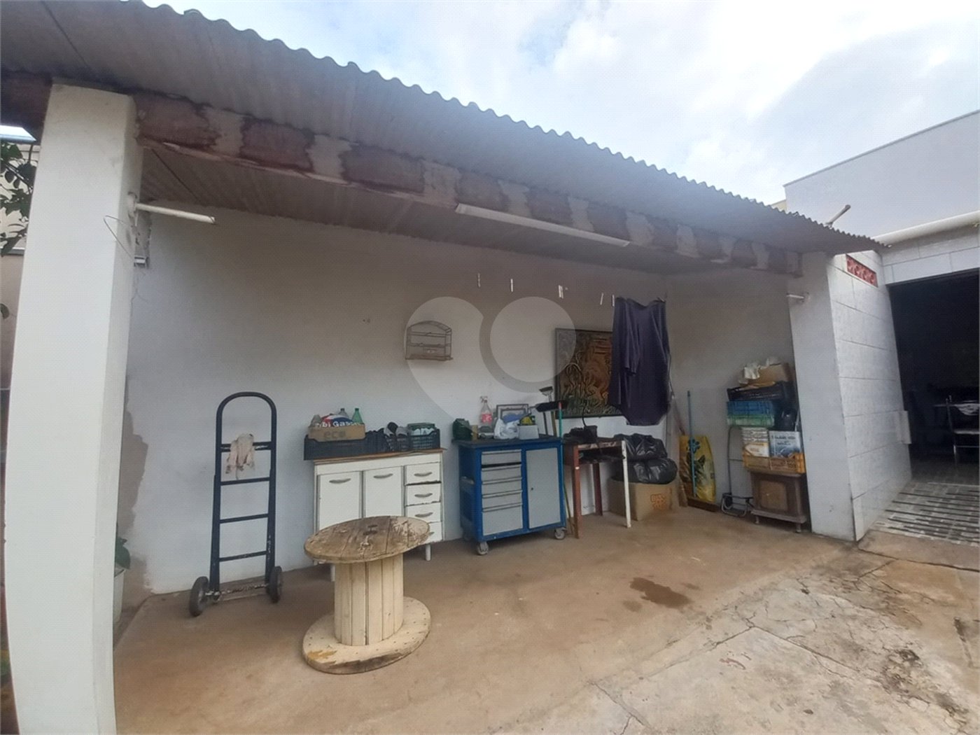 Sobrado para venda.