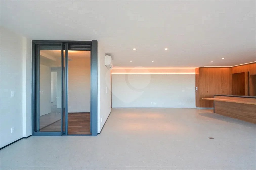 Apartamento para venda e locação em Pinheiros com 3 quartos, sendo 3 suítes, 178m²