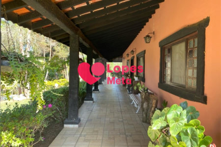 SITIO A VENDA, 33.000,OOM² COM 3 DORMITORIOS 1 SENDO SÚITE, 2 BANHEIROS, BAIRRO BOA VISTA, CAÇAPAVA