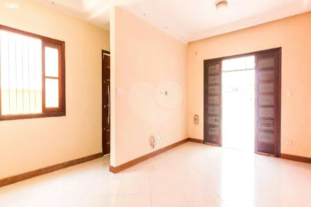 Casa com 203m² , 4 dormitórios , sendo 3 suítes , 2 vagas , à venda na Vila Formosa.