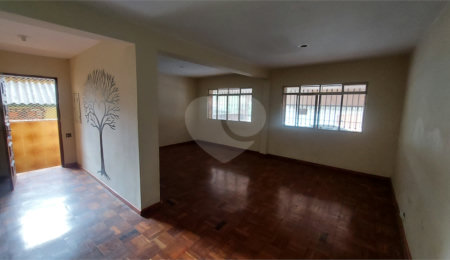 Sobrado à venda com 4 quartos, sendo 1 suíte,  em Vila Guarani, São Paulo, SP
