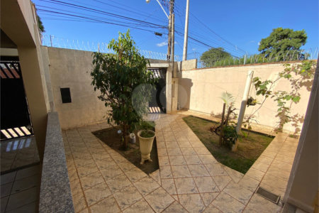 Casa/sobrado para venda com piscina no Santa Felícia Jardim