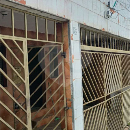 Casa Térrea 2 Dormitórios com 1 Vaga de Garagem Próxima à Estação São Lucas – Excelente Oportunidade para Morar ou Investir.