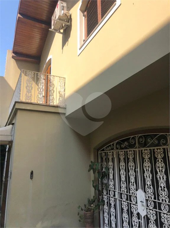 Sobrado com 363m² à venda no Alto da Moóca - 3 suítes e 6 vagas.