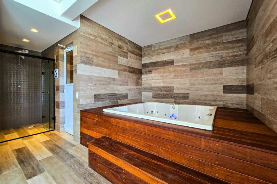 Apartamento à venda com 3 quartos, sendo 1 suíte,  em Maitinga, Bertioga, SP