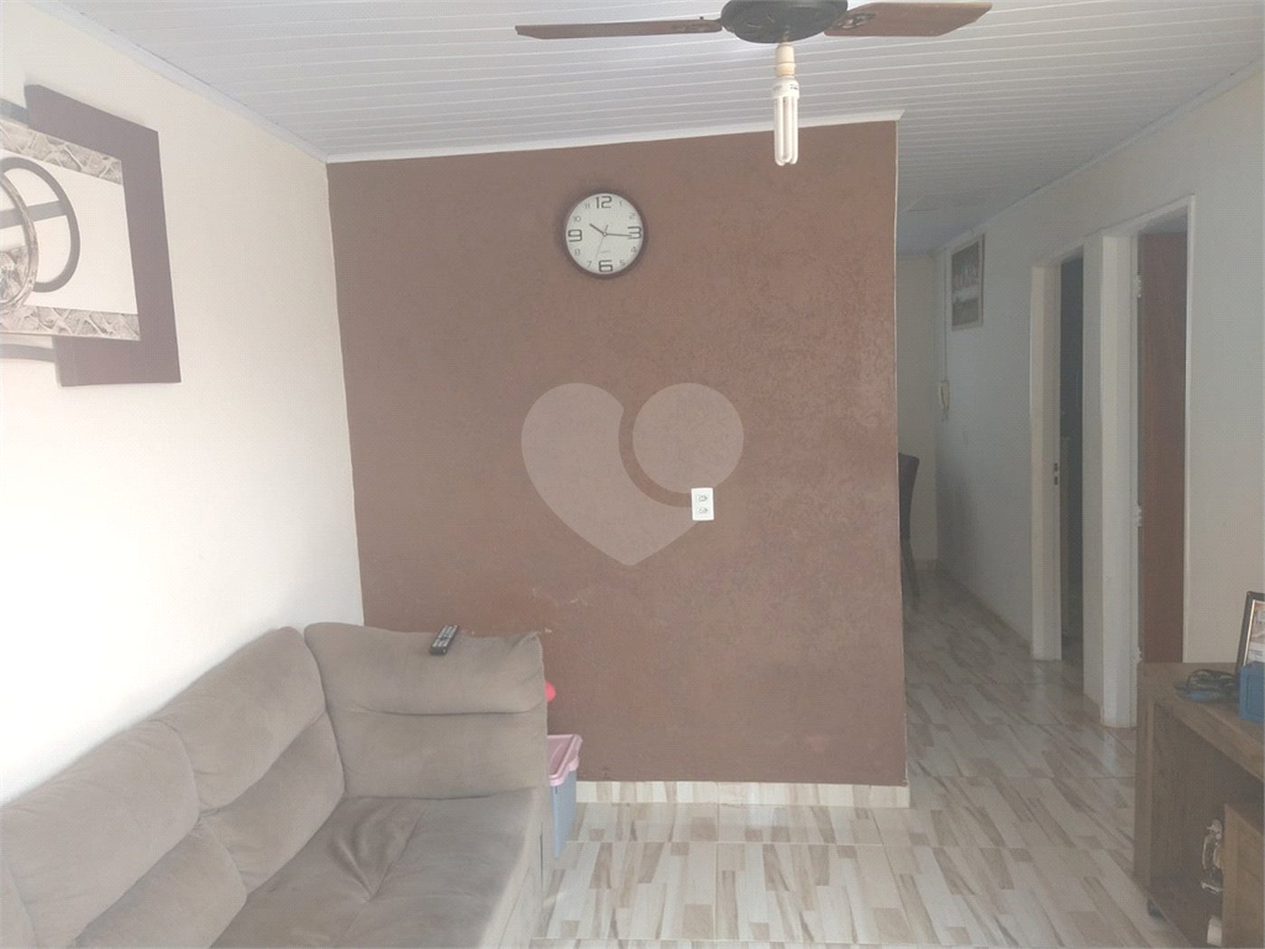 Casa Térrea com 2 dormitórios.