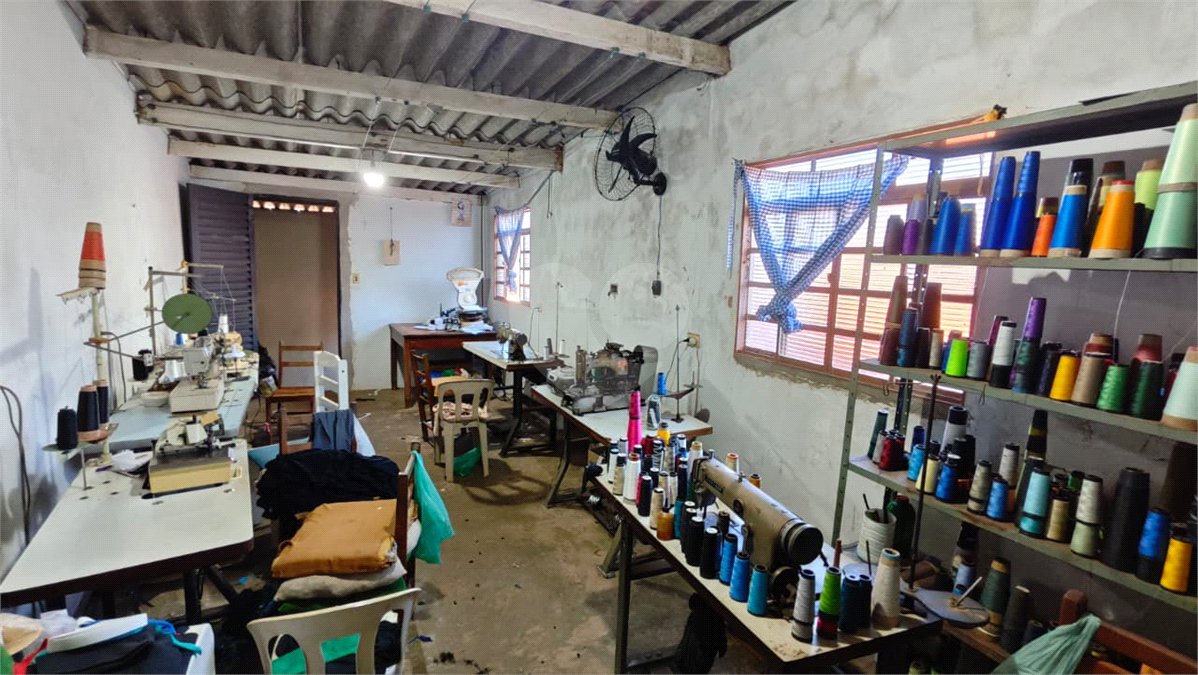 Oportunidade Única no Santa Felícia: Casa 3 dormitórios, Conforto, Espaço de Sobra e a Melhor Localização de São Carlos!
