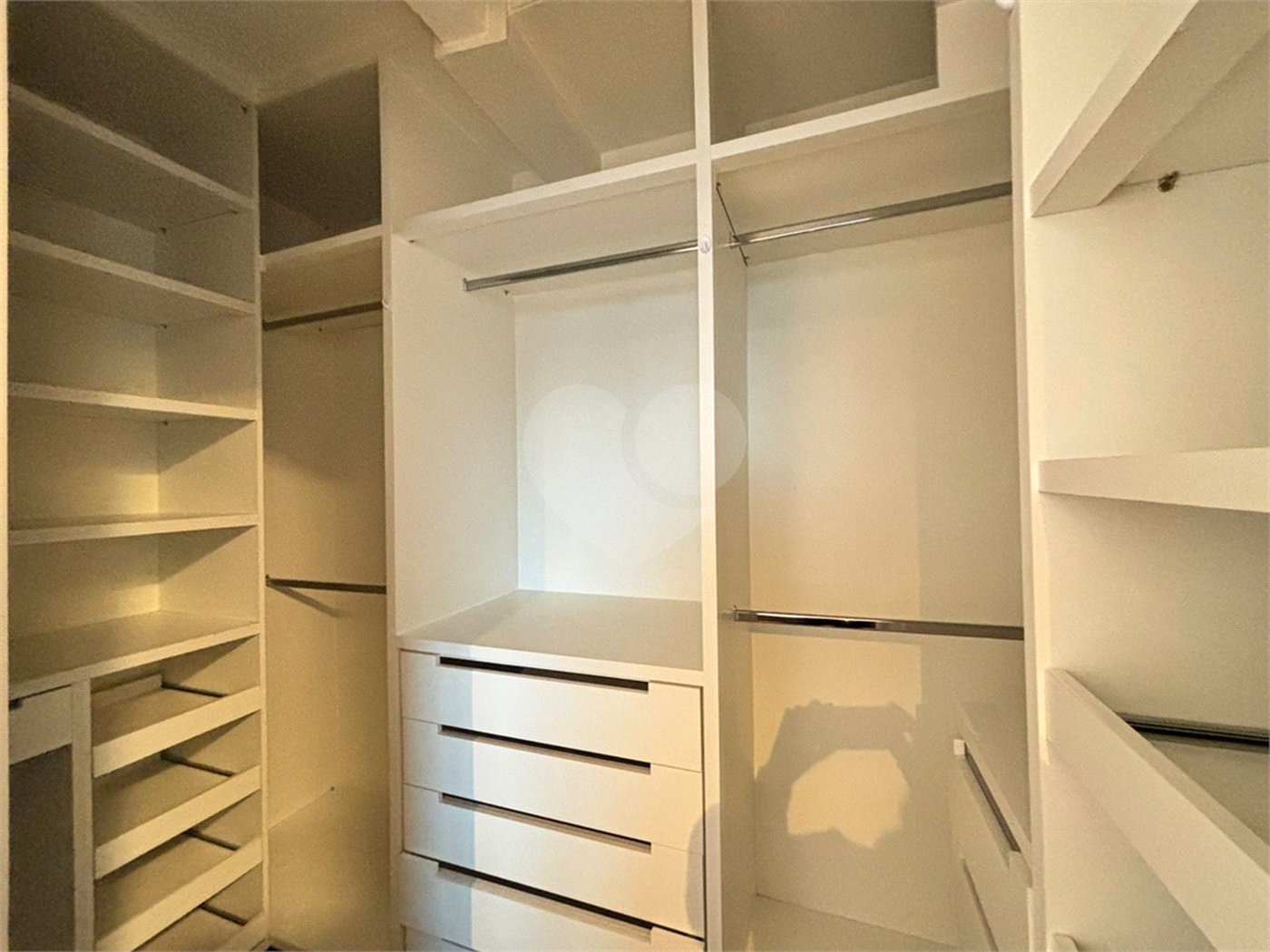Cobertura duplex com 90 m², perfeita para quem busca conforto, privacidade e uma excelente localização.
