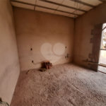 Casa em Construção com Área Gourmet e Piscina no Condomínio Damha II