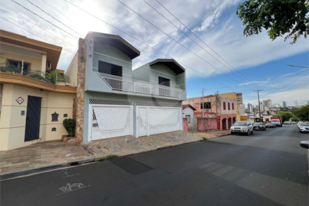 Casa a venda com 5 quartos em São Carlos