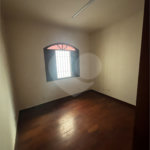 Casa com 70m², 3 dormitórios, sendo 1 suíte, 4 vagas, à venda no bairro do Ipiranga.