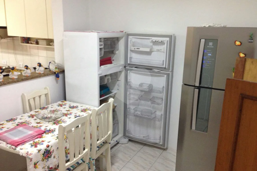 Vende-se Sobrado em Condomínio Fechado – 3 Dormitórios | 180 m²