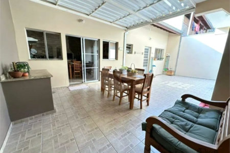 Casa a Venda no Jardim Melle em Vinhedo/SP