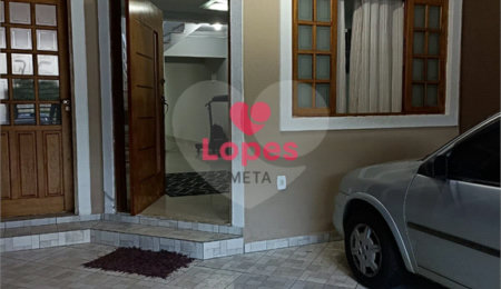 Casa à venda com 3 quartos, sendo 1 suíte,  no condomínio Residencial Ana Maria, São José dos Campos - SP