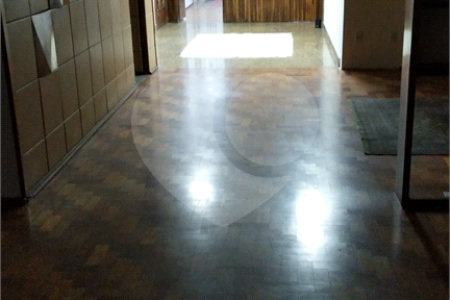 Apartamento à venda no bairro Bela Vista.