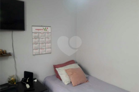Casa térrea para venda, com 2 dormitórios, sendo 1 suíte.