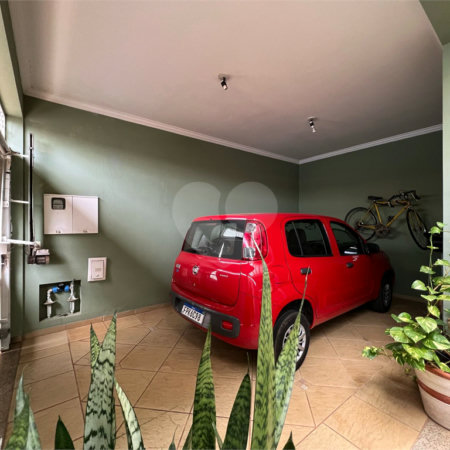 Casa a venda com 5 quartos em São Carlos