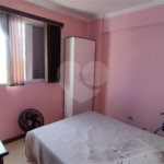 Vende-se apartamento de dois dormitórios no Edifício Marseille, no Centro de Piracicaba;