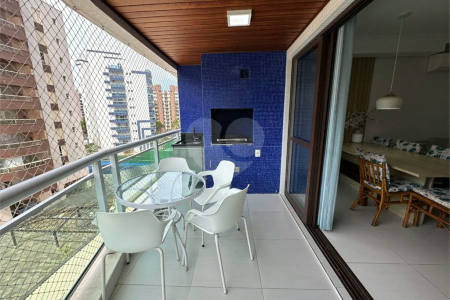 Apartamento à venda com 3 quartos, sendo 1 suíte, em Riviera de São Lourenço, Bertioga, SP