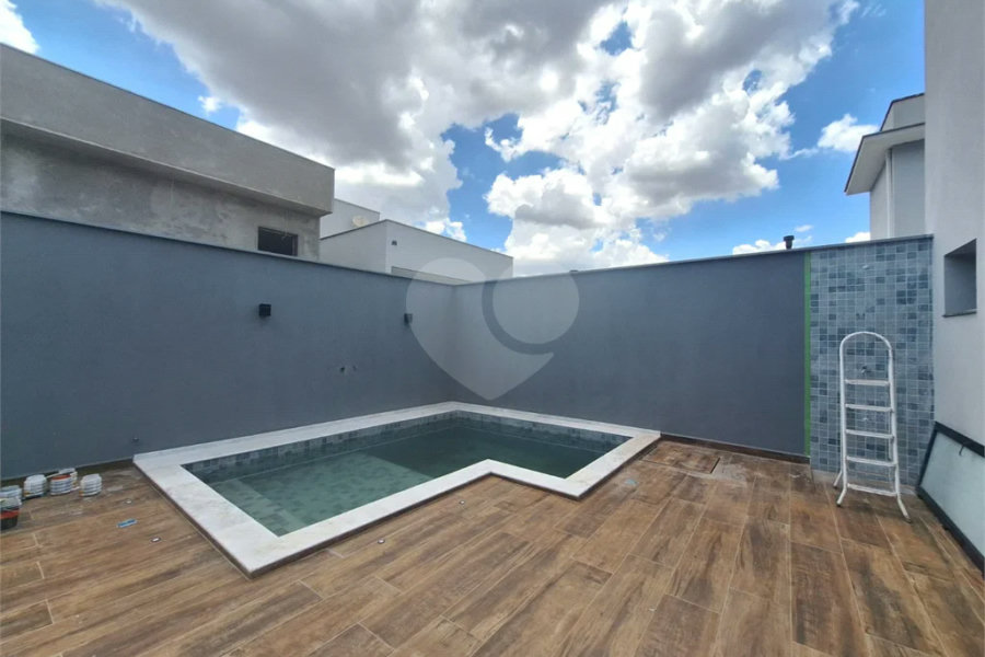 Casa NOVA com 03 suítes , piscina e condomínio com lazer completo!