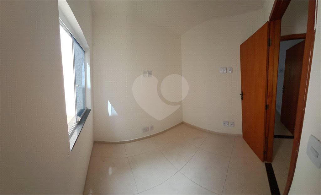 Sobrado novo de 3 quartos, 1 suíte, com 100 m², 2 vagas de garagem à venda no Jardim Eliane SP