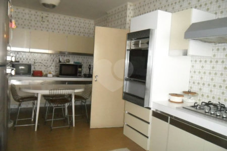 Apartamento com 212m², 4 quartos, 1 suíte, 2 vagas, à venda no bairro Santo Antônio, São Caetano do Sul