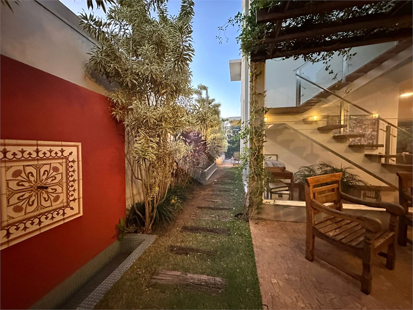 Casa a venda no condomínio Damha II