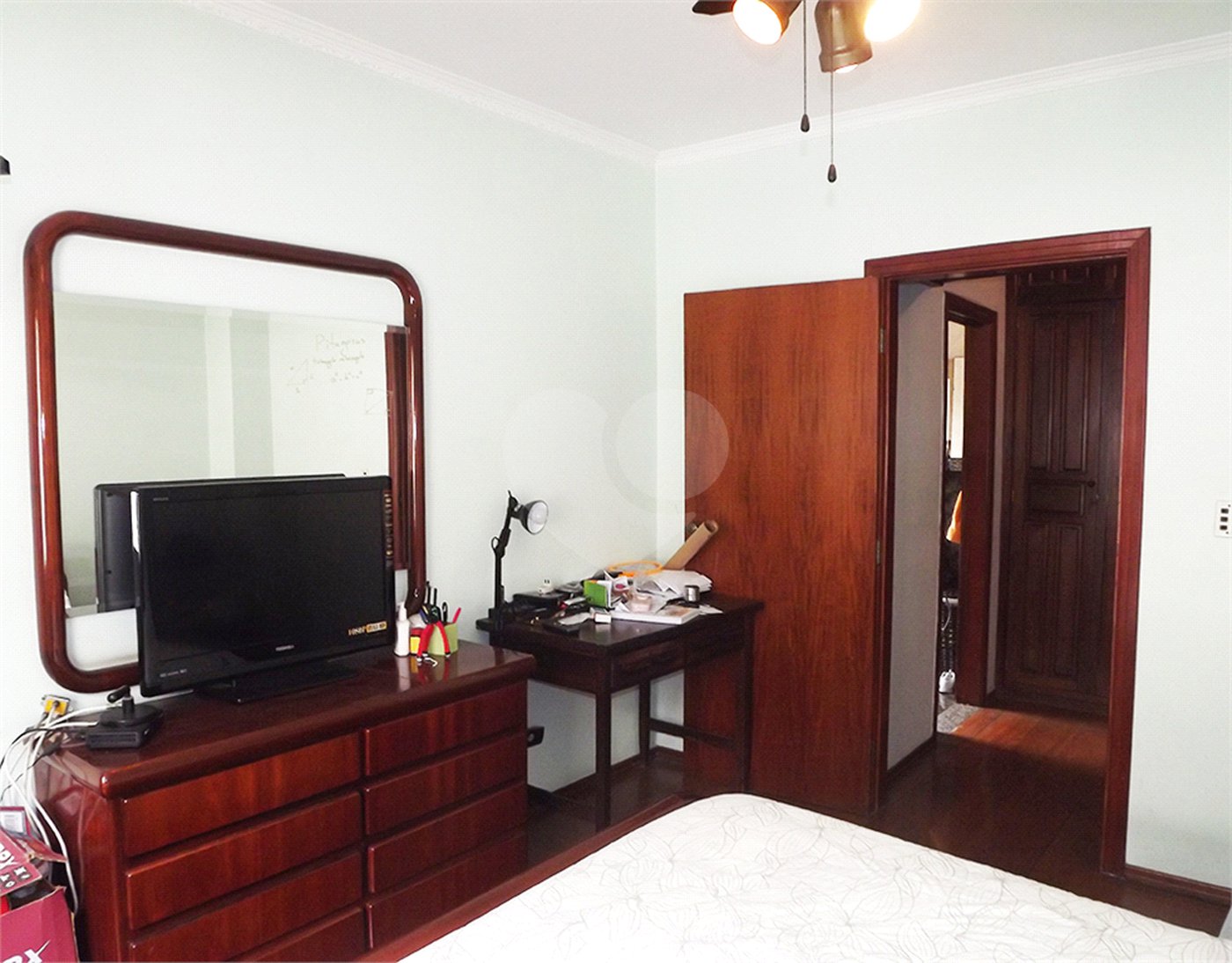 Casa de 318m2 com 2 suítes e 3 vagas à venda na Bela Vista