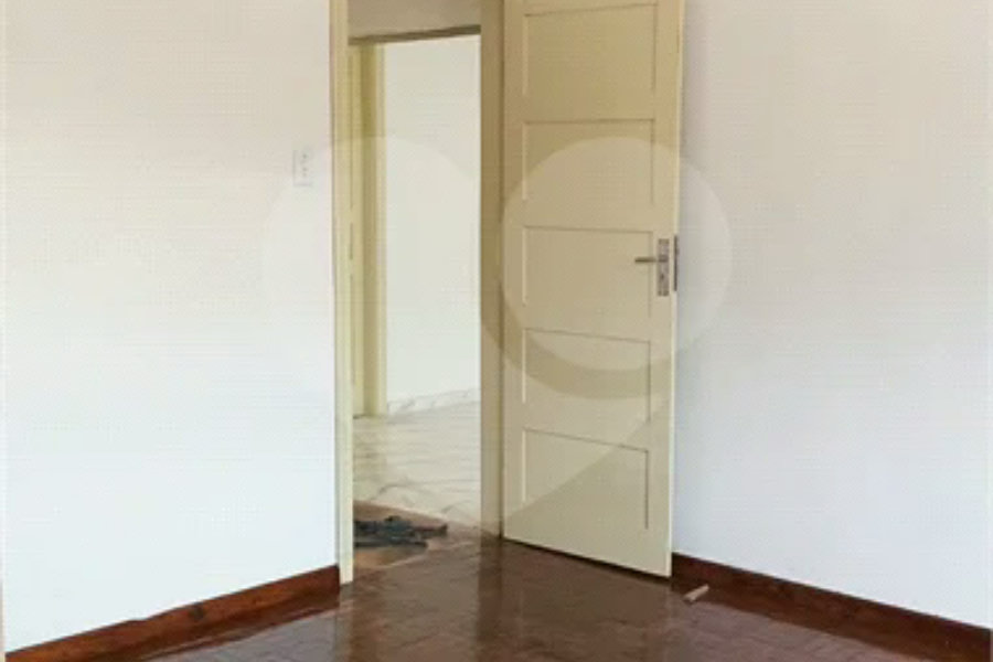 TERRENO ESQUINA A VENDA COM 3 CASAS + GARAGENS NO JABAQUARA / OU ALUGA CASA PRINCIPAL