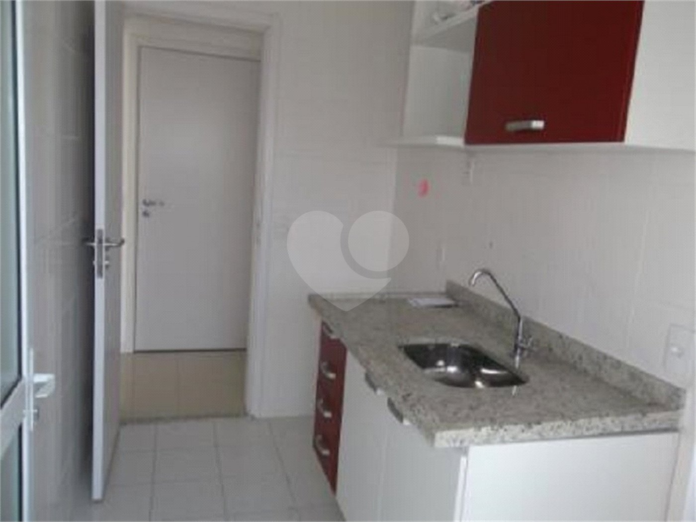 Lindo apartamento residencial mobiliado localizado na Vila Gumercindo.