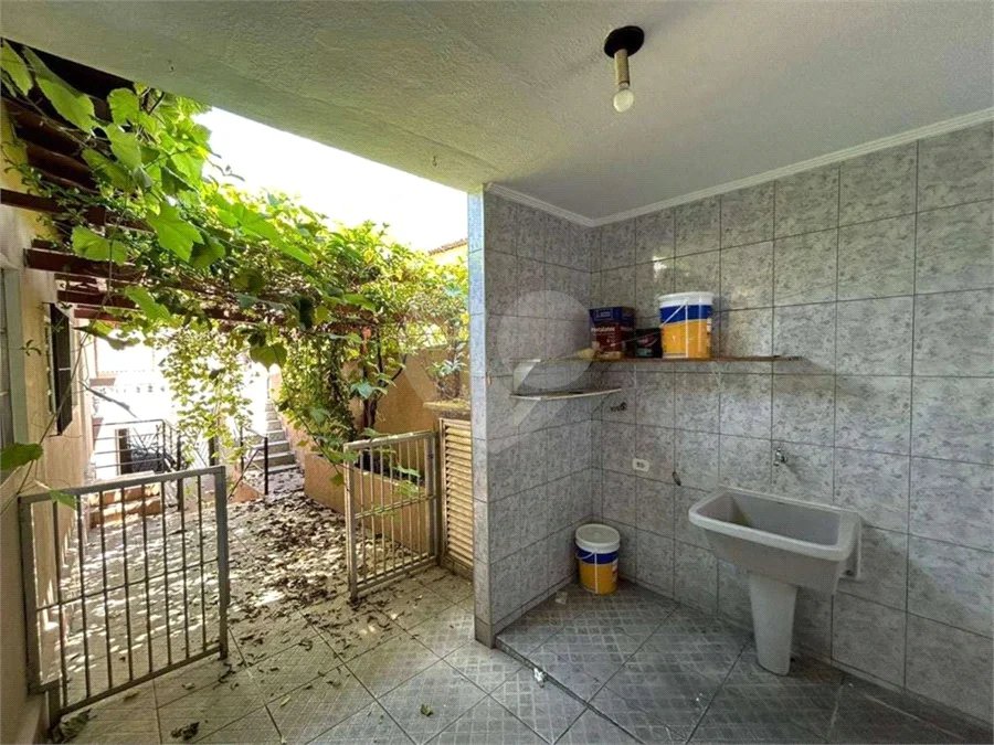 Casa à venda na Vila Galvão, com 210 m²