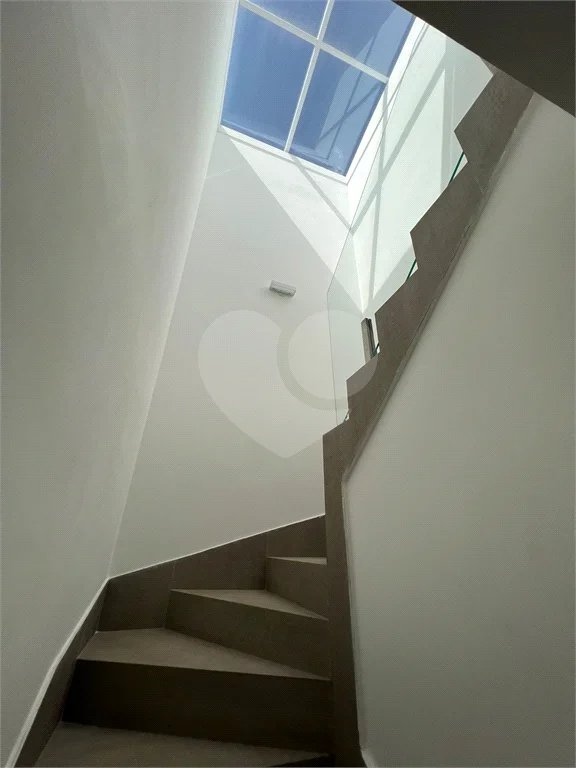 Residencial Tremembe Casa Linda - 255 mts - 04 dormit sendo 02 suites , 5 wcs - 04 vagas