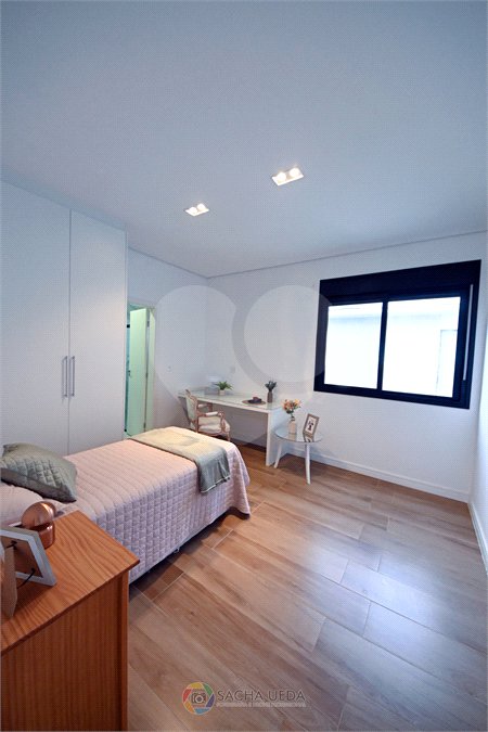 Indaiatuba - SP - Condomínio Helvetia Park - 490 m² Terreno - Sobrado com 307 m² de Área Construída - Escritório com móveis planejados - Sala de estar e jantar ampla e integradas - Cozinha planejada completa, com eletrodomésticos (cooktop, forno, coifa, geladeira, microondas) - Lavanderia