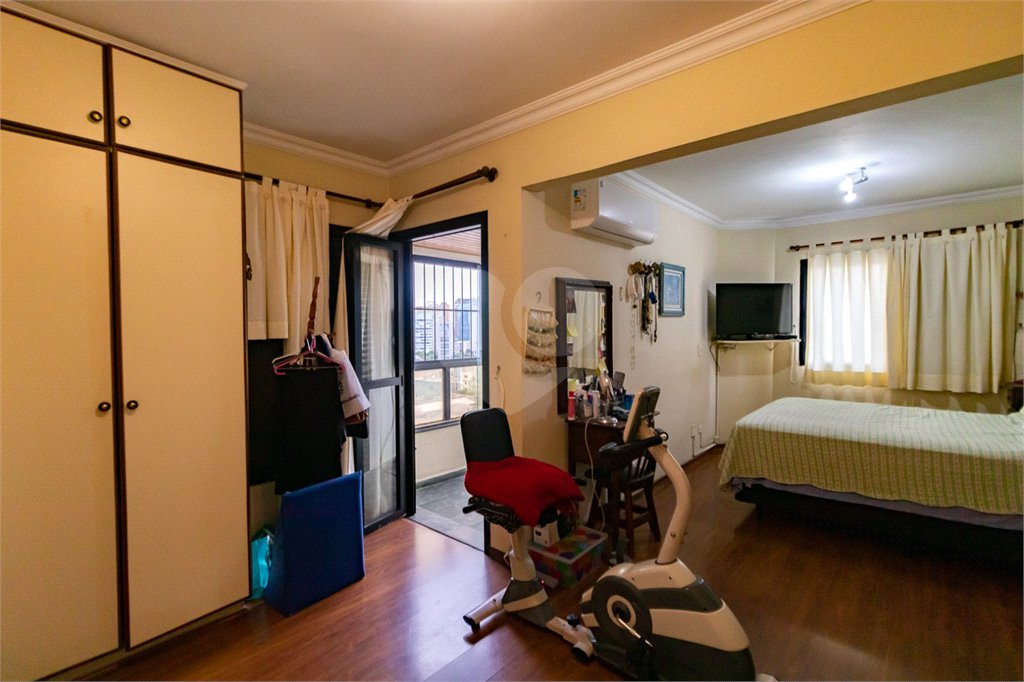 Cobertura à venda com 3 quartos, sendo 2 suítes, em Vila Olímpia, São Paulo, SP