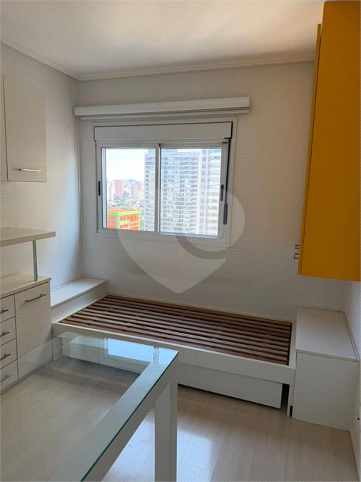 Apto á venda de 118 m de área útil, campo belo 3 suites 2 vagas Aceita e estuda Permuta ( sujeito a avaliação).