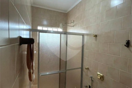 Casa térrea para venda no bairro Vila Xavier em Araraquara/SP.