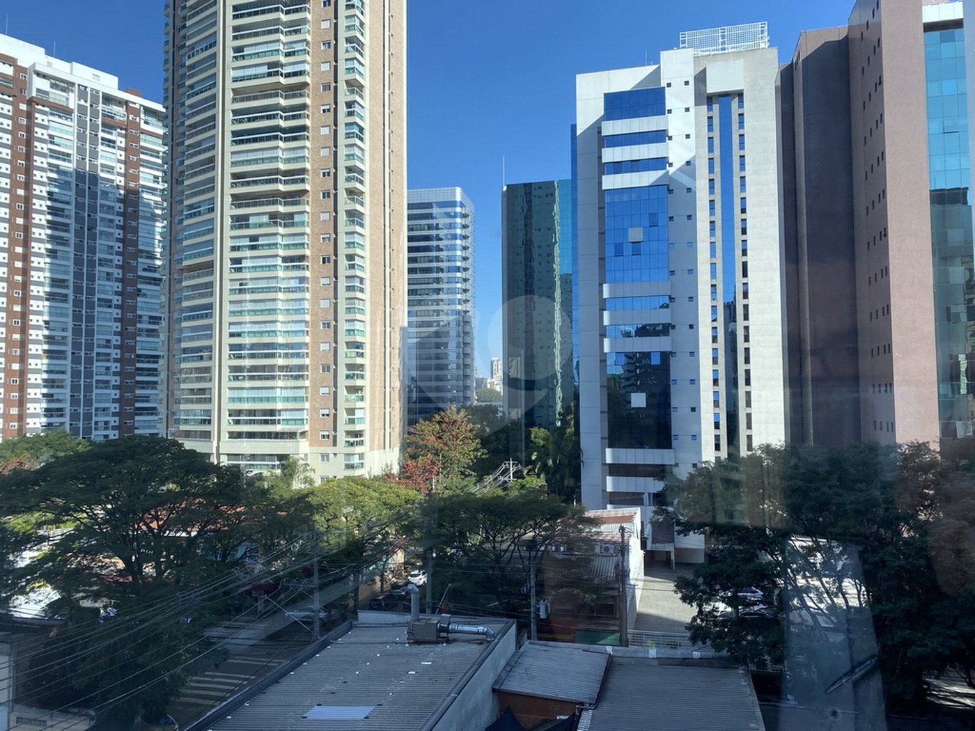 Conjunto comercial com 146m², 3 vagas, à venda no Brooklin