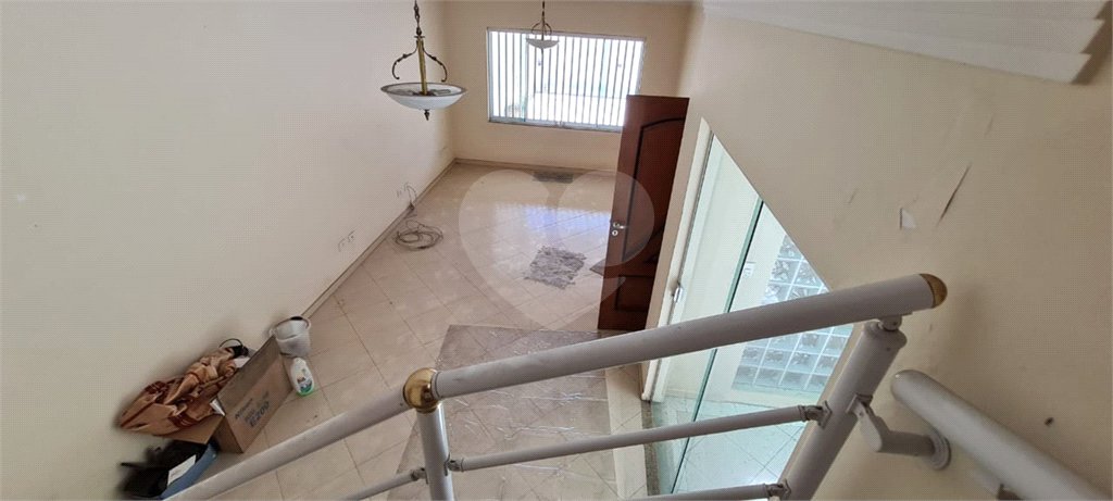 Sobrado a venda no Ipiranga de 220m² com 4 suítes e 2 vagas.Estuda permuta.