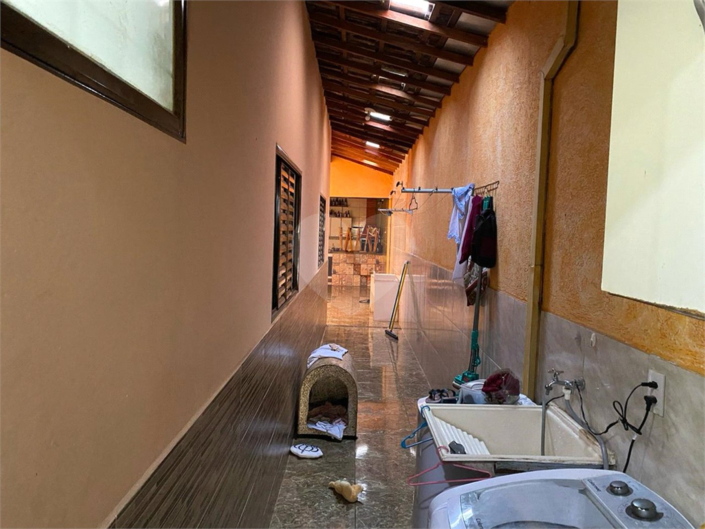 Vende-se casa no Jardim Paulistano 02 dormitórios