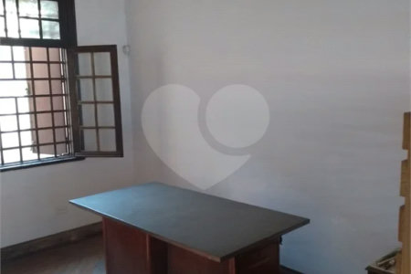 Imóvel Comercial com 6 Quartos e 2 banheiros à Venda, 445 m²
