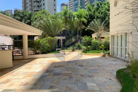 Apartamento à venda ou para alugar com 3 quartos, sendo 3 suítes, em Morumbi, São Paulo - SP