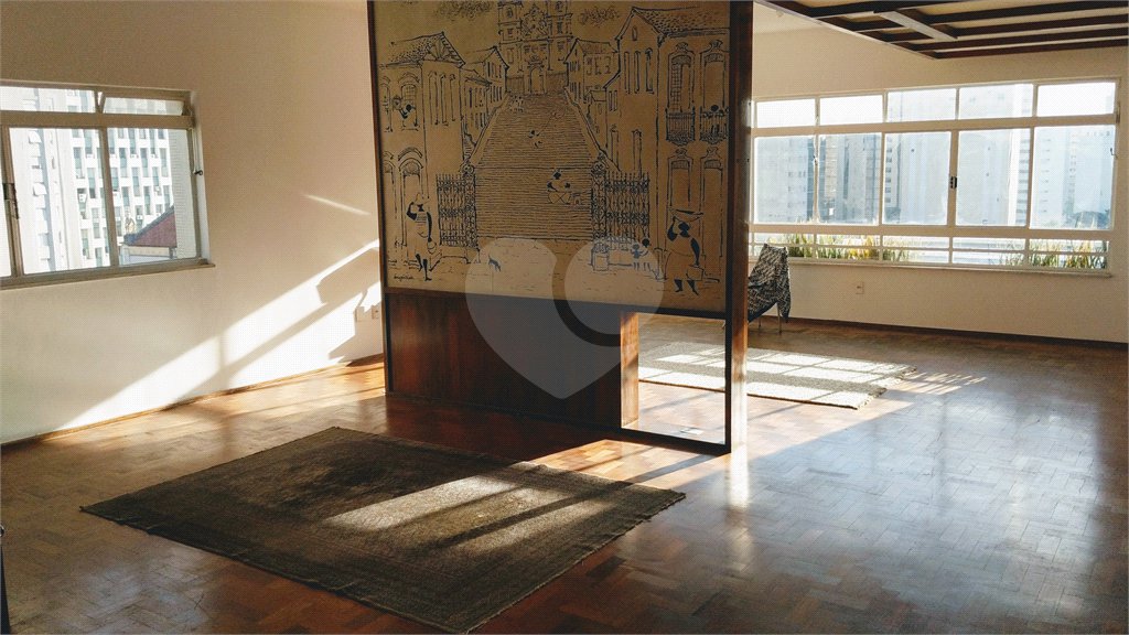 Apartamento à venda no bairro Bela Vista.