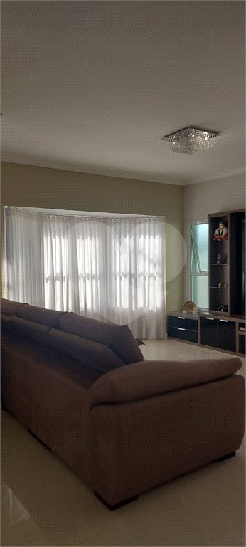 Casa de Alto Padrão a venda em Louveira-SP