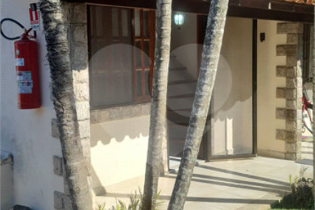 Apartamento em Condomínio à Venda no Peró em Cabo Frio Porteira Fechada com 2 Quartos