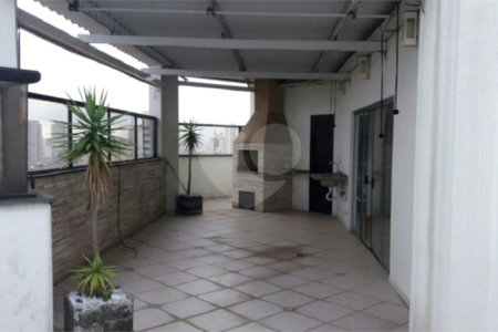 Cobertura duplex à venda na Mooca de 277m² com 3 dormitórios, 1 suíte e 3 vagas.