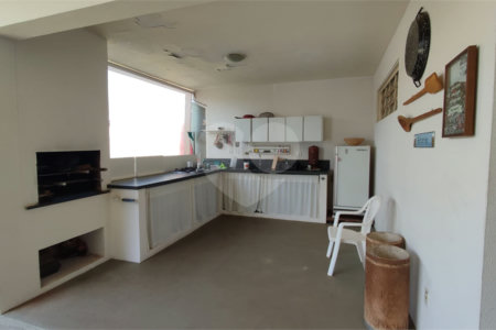 Casa à Venda de 3 dormitórios em São Carlos, no bairro Parque Santa Marta