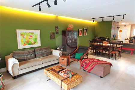 Casa Nova na Saúde c/380m2 de construção - 6 Quartos/4 suítes/4 Vagas na garagem