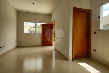 Casa térrea em Atibaia com 3 suítes, sala 2 ambientes, 2 vagas garagem, excelente localização, pronta para morar